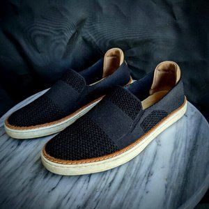 UGG Sammy Slip-on / US8 (EU39)